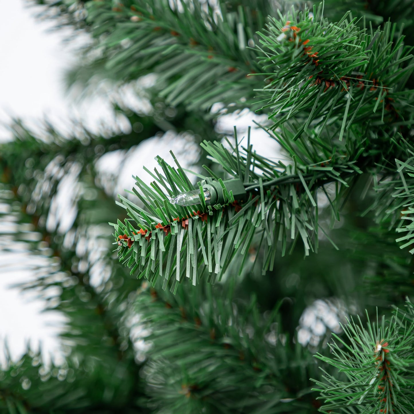 🎀Pre-Lit Madison Pine White Artificial Christmas Tree with Color-Changing LED Lights